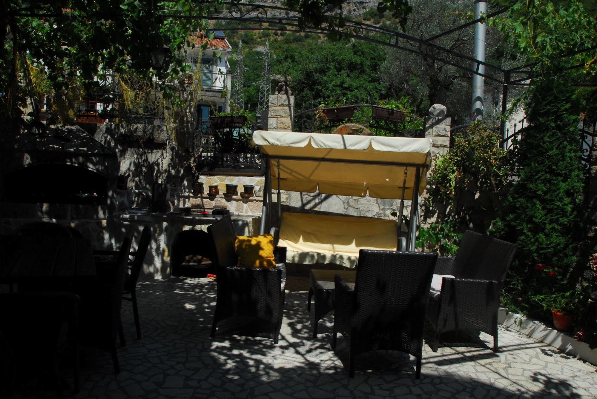 Apartman *
